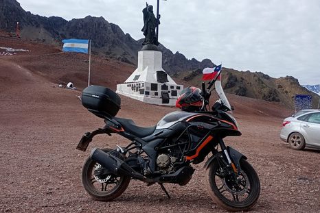 El Encuentro de Motos Cristo Redentor se realiza este fin de semana en Mendoza y, en caravana, se dirigieron a Uspallata para continuar la travesía. El Encuentro de Motos Cristo Redentor se realiza este fin de semana en Mendoza y, en caravana, se dirigieron a Uspallata para continuar la travesía.