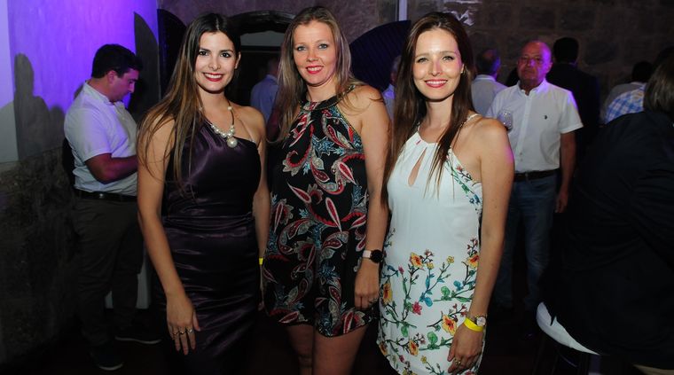 Agustina Cano, Eliana Bertani y Nadia De Longo, virreinas nacionales de la vendimia de mandato cumplido.