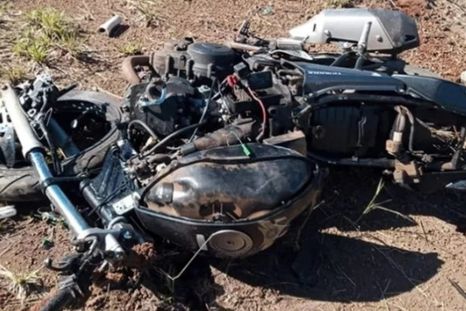 Video: dos motociclistas protagonizaron un fuerte choque en Godoy Cruz