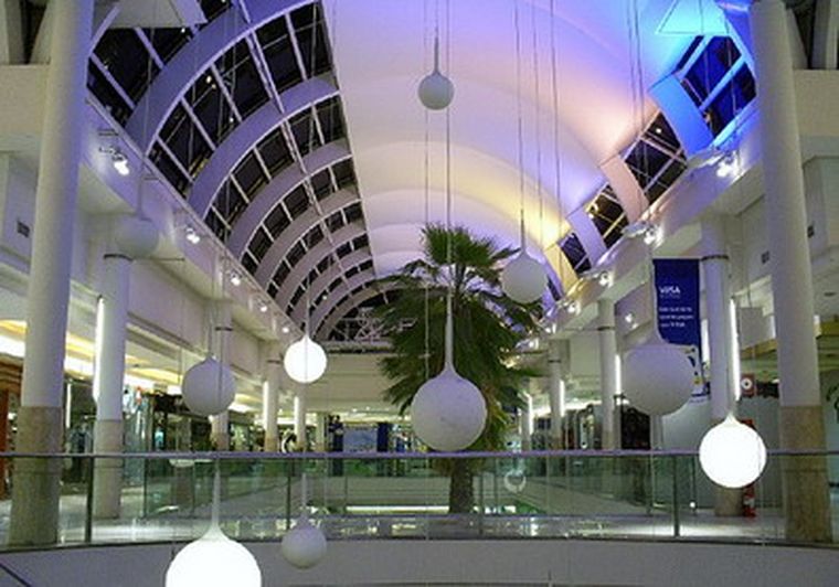 El Mendoza Plaza Shopping no realizará la edición 2010 de su desfile de modas. Foto: web