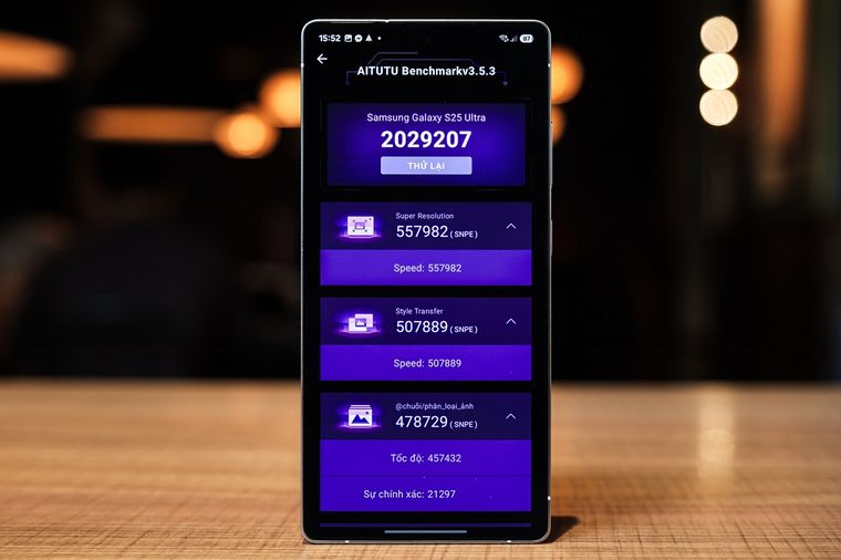 Samsung apuesta por una pantalla más compacta y con biseles reducidos en su próximo buque insignia. Samsung apuesta por una pantalla más compacta y con biseles reducidos en su próximo buque insignia.