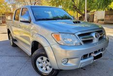 el usado del dia: inmaculada toyota hilux 2005 a un precio de pelicula