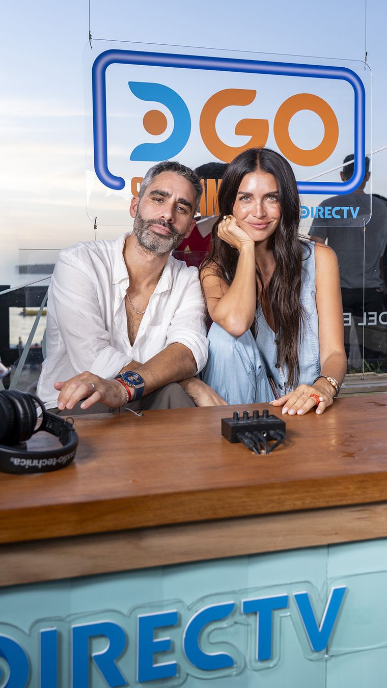 El Pollo Alvarez y Zaira Nara. El Pollo Alvarez y Zaira Nara.