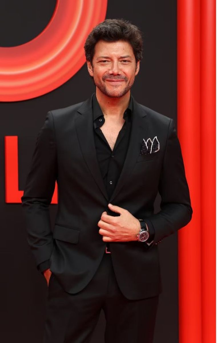 El Profesor fue uno de los invitados. El Profesor fue uno de los invitados.