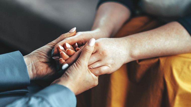 A través de la asistencia médica al suicidio, Catalina quiere morir acompañada por su familia.