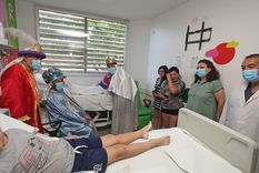 Melchor, Gaspar y Baltasar juntos a la ministra de Salud, Ana María Nadal Foto: Gentileza Gobierno de Mendoza Melchor, Gaspar y Baltasar juntos a la ministra de Salud, Ana María Nadal Foto: Gentileza Gobierno de Mendoza