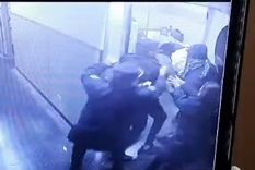 La golpiza fue filmada por las cámaras de seguridad