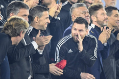 Messi, cómplice con Heinze cuando el Gringo le dijo que se ponga la camiseta de Newells Foto: Estadio 3
