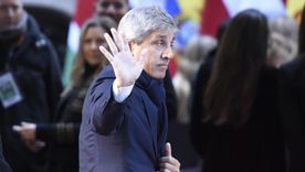 Luis Caputo desmiente versiones de crisis económica difundidas por Alejandro Fantino. Luis Caputo desmiente versiones de crisis económica difundidas por Alejandro Fantino.