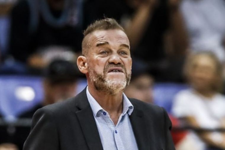 Tras ganarle a Bahamas, la Selección argentina se quedó sin DT.