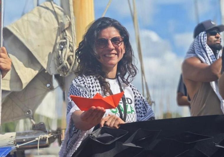 La diputada electa del Frente de Izquierda (FIT) Celeste Fierro fue detenida por fuerzas del ejército israelí mientras participaba de la Flotilla Global Sumud, una misión internacional que buscaba romper llevar ayuda humanitaria a Gaza.