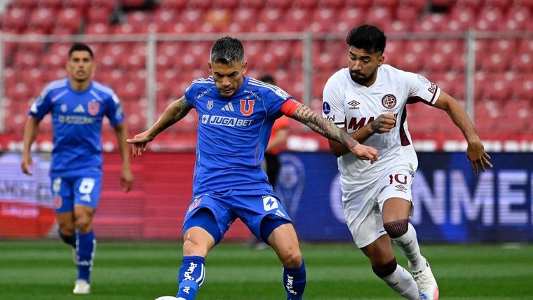 A Lanús se le escapó el triunfo sobre el final y definirá el pase a la final en Argentina.