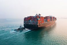 El “China-Europe Arctic Express” reduce a 18 días el tránsito marítimo entre Asia y Europa, frente a los más de 30 días de la ruta por Suez.