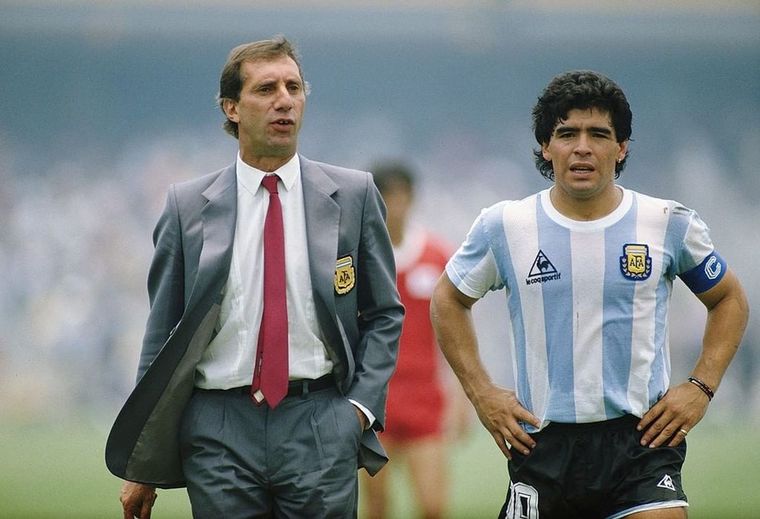 Carlos Bilardo en su época de DT de la Selección junto a Diego Maradona en México 86. Carlos Bilardo en su época de DT de la Selección junto a Diego Maradona en México 86. 