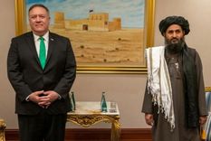 El entonces secretario de Estado, Mike Pompeo, y Abdul Ghani Baradar se reunieron en septiembre de 2020 en Doha. Foto: Getty Images