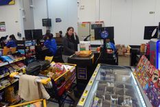 Cada vez más residentes de las ciudades de frontera cruzan a ciudades de Brasil o Paraguay para comprar más barato en locales de esos países.&nbsp;
