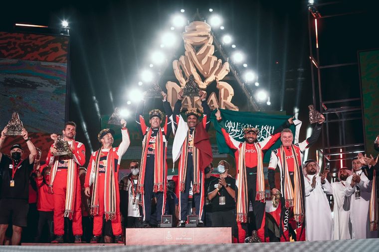 Los ganadores recibieron su merecido reconocimiento. Foto: @dakar