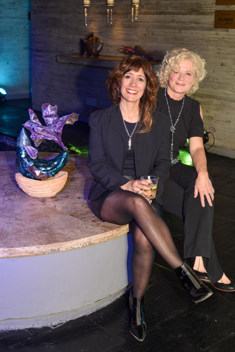 Pata junto a la propietaria de Entre Cielos, Cecile Adam. Pata junto a la propietaria de Entre Cielos, Cecile Adam.