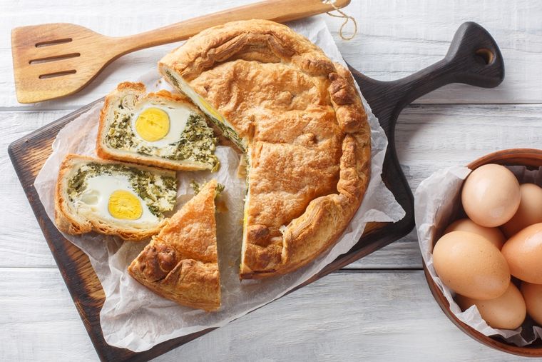 La receta de pascualina proviene de Génova, Italia, donde se preparaba tradicionalmente para celebrar la Pascua.  La receta de pascualina proviene de Génova, Italia, donde se preparaba tradicionalmente para celebrar la Pascua.