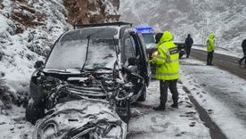 Un fuerte choque en la Ruta 7 terminó con un camión volcado y dos heridos.&nbsp;