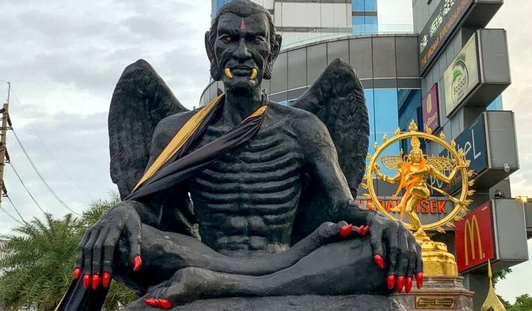 La estatua que ha generado polémica, pues las autoridades decidieron quitarla. Foto: Efe.