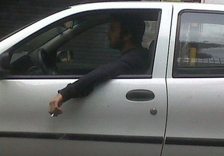 La foto que escrachó al joven conductor.