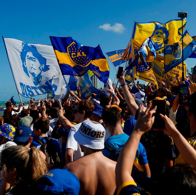Los hinchas de Boca se movilizaron en las playas de Miami. Los hinchas de Boca se movilizaron en las playas de Miami.