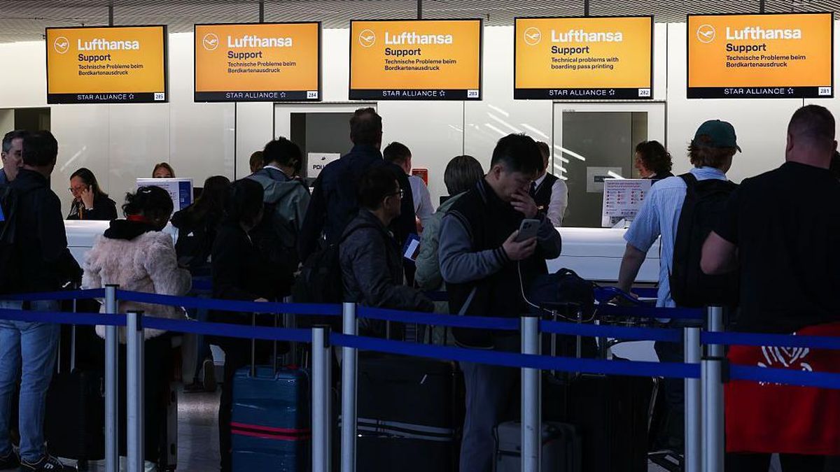 Lufthansa cancela 20.000 vuelos previstos para los próximos meses ante el alza de los precios del combustible