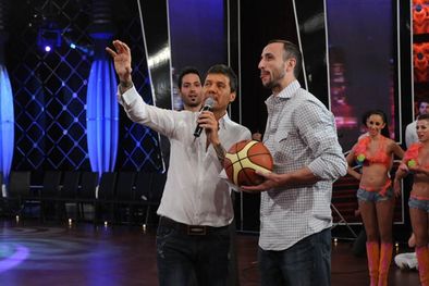 MDZol | Ginóbili con Tinelli. Foto: Ideas del Sur