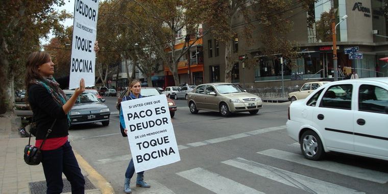 El próximo bocinazo está convocado para mañana a las 11 en el nudo de la Costanera. Foto: MDZ