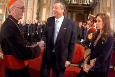 el factor bergoglio: la politica argentina besa el anillo del papa