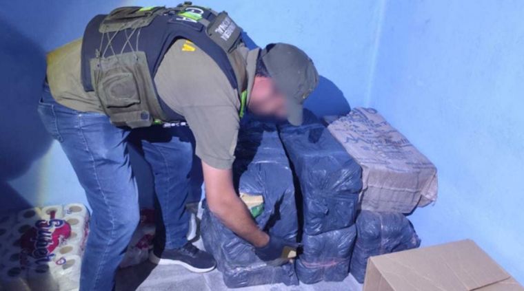 Se realizaron diez allanamientos en la ciudad capital, La Banda y Añatuya.  Foto: Gendarmería Nacional