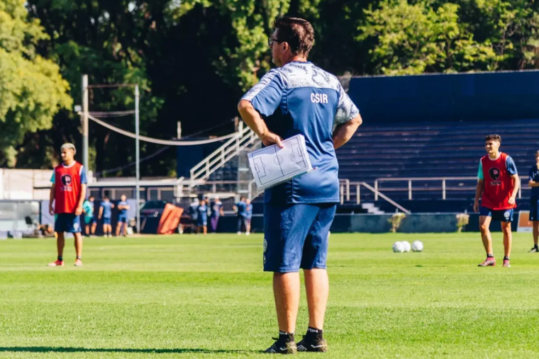 Berti meterá mano en el equipo por motivos futbolísticos y por obligación. Foto: Prensa Independiente Rivadavia