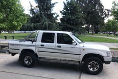 el usado el dia: toyota hilux 2005 en muy buen estado