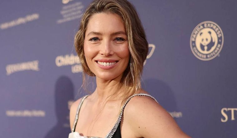 Jessica Biel sufrió un terrible momento a bordo de un avión.