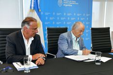 Armando Cavelieri estampa su firma en el Ministerio de Trabajo. Foto: Noticia Argentinas Armando Cavelieri estampa su firma en el Ministerio de Trabajo. Foto: Noticia Argentinas