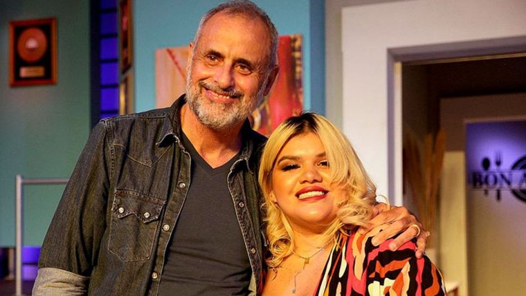 Morena junto a su padre Jorge Rial.