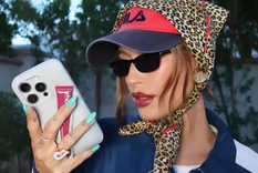 Los pañuelos conquistan el street style y la alta moda.