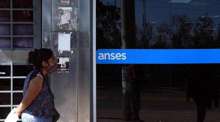 ANSES otorgará beneficios para mujeres que fueron madres. Foto: ALF PONCE MERCADO / MDZ