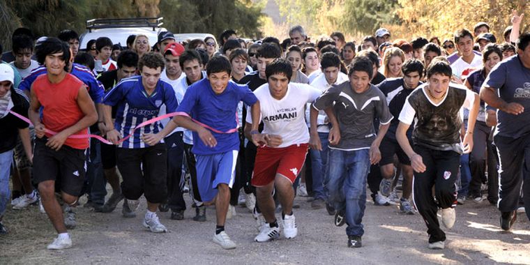 Este viernes, cientos de alumnos de los CEBAS, participarán de un duatlón. Foto: Archivo/Mediamza.com