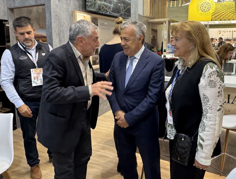 Tras su paso por Francia, el gobernador de Mendoza llegó este jueves a la capital de Inglaterra. Foto: Prensa Gobierno de Mendoza