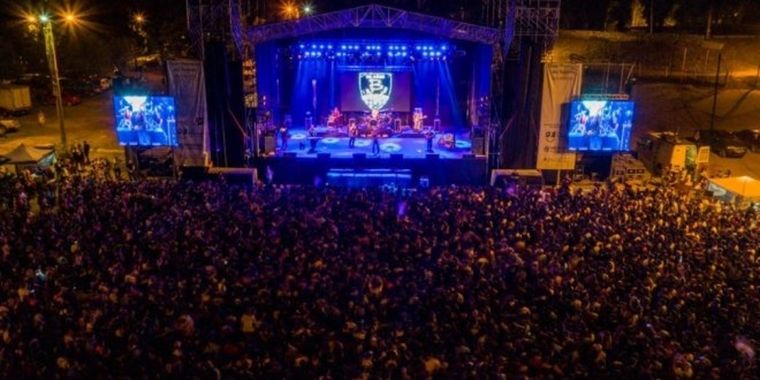 Una de las multitudinarias ediciones de la Fiesta del Turismo y el Vino en San Rafael.