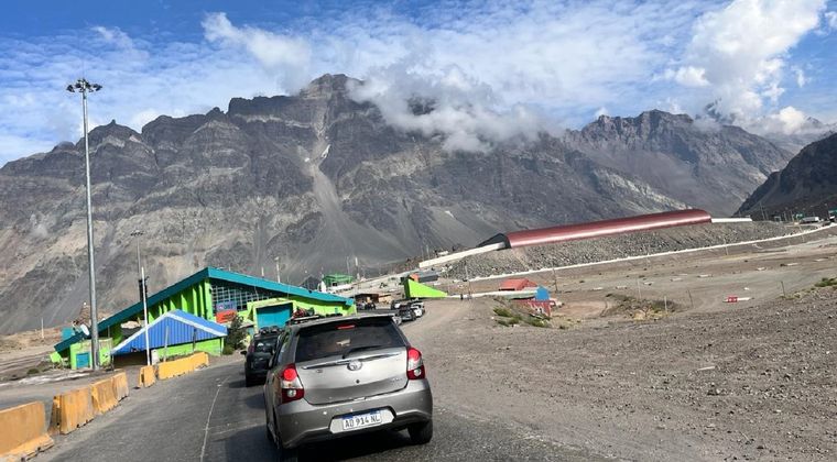 La suba del dólar en Chile favorece las compras de los mendocinos en el país vecino. Foto: Andrea Ginestar / MDZ.