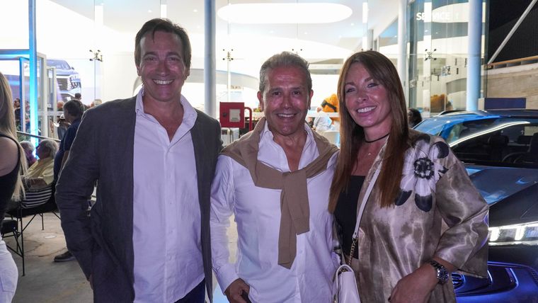 Gustavo Albera, Dante Carmona y Angélica Albera. Gustavo Albera, Dante Carmona y Angélica Albera.