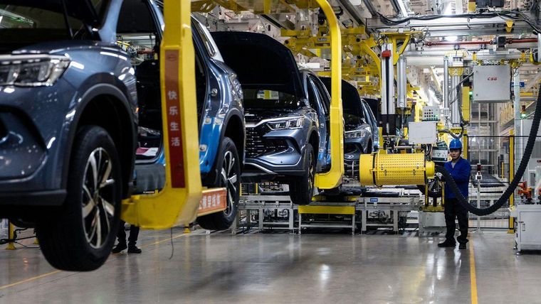 La innovación constante y la formación específica han ayudado a los fabricantes chinos de baterías a mantenerse a la vanguardia.