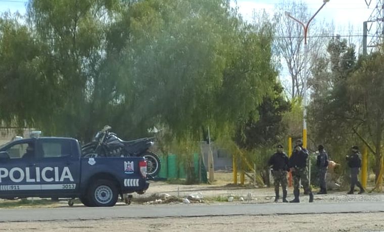 Operativos Los efectivos buscaron en varios sitios, hasta que dieron con el cadáver.