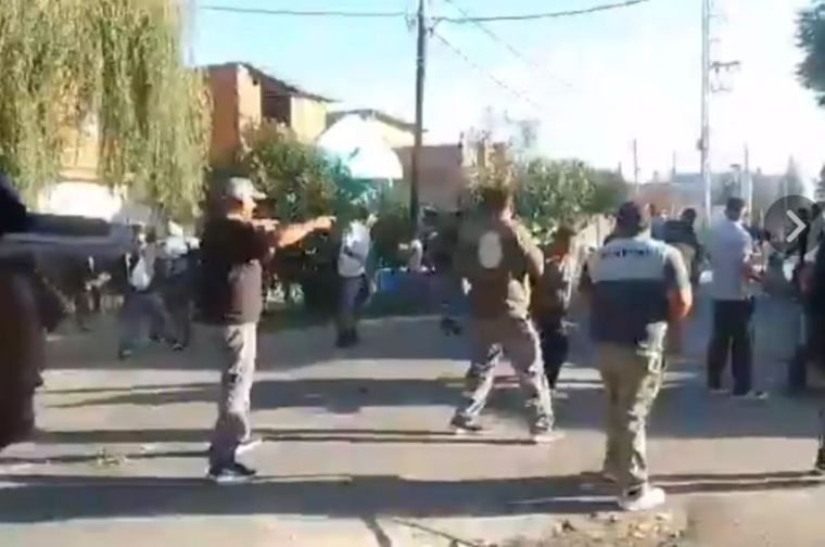 La Uocra otra vez dirimió una interna a los tiros