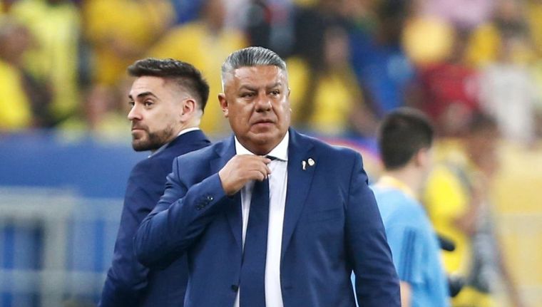 Tapia se mostró con dirigentes cordobeses en el Monumental. Foto: Archivo