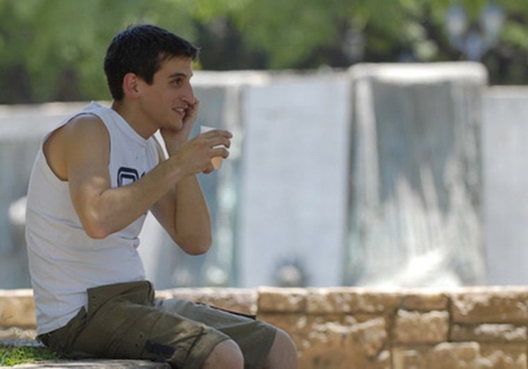 Hoy, conviene tomar abundante líquido. Foto: MDZ