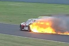 El Camaro arde en plena competencia. Foto: Captura Video